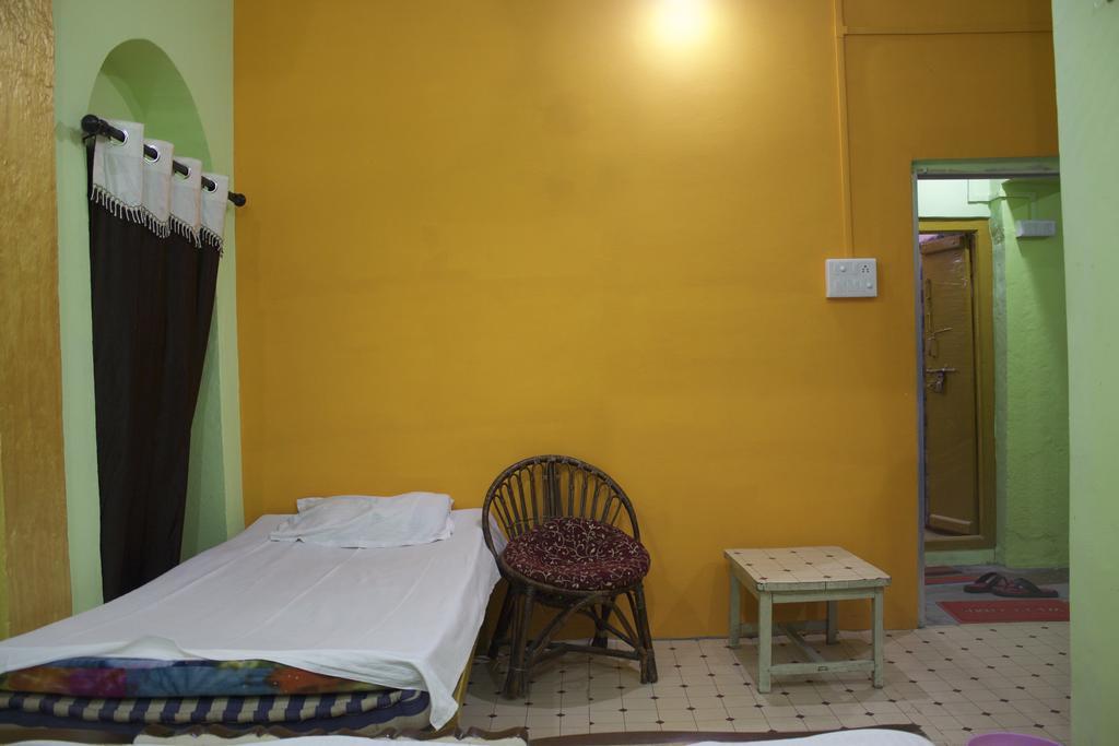 Yogi Lodge 바라나시 외부 사진