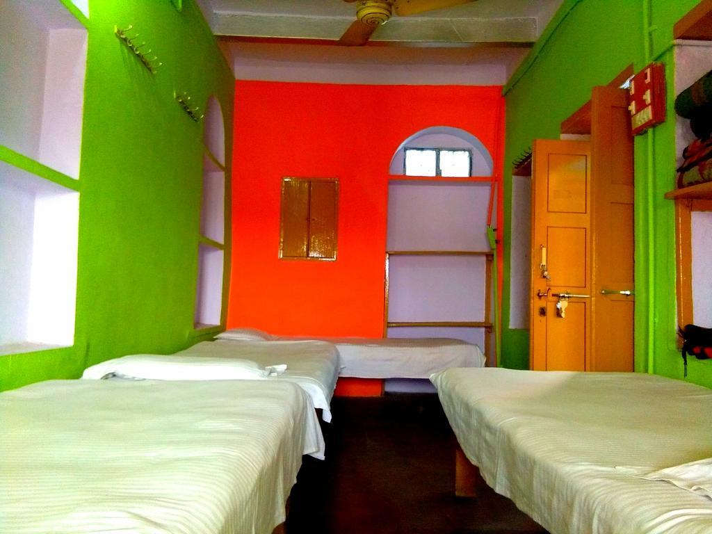 Yogi Lodge 바라나시 외부 사진